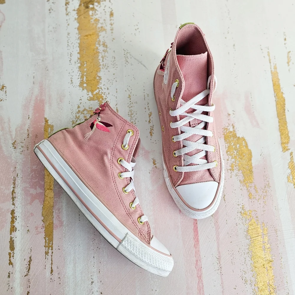 Rare Converse Chuck Taylor All Star 3D Blooms & Hummingbirds High Top Kid Size 5